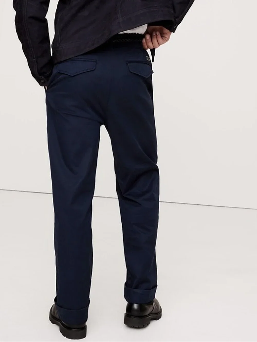 Banana Republic Men’s Relaxed Stretch Chino Pants Black 33x32 Work Casual NWT